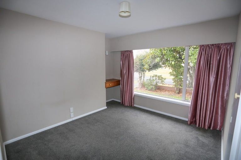 Photo of property in 43 Burnside Crescent, Burnside, Christchurch, 8053