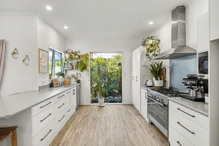 Photo of property in 52 Brougham Street, Westport, 7825