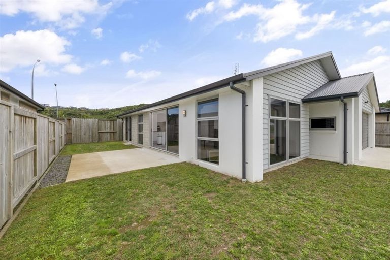 Photo of property in 37 Awataha Crescent, Pyes Pa, Tauranga, 3110