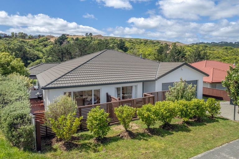 Photo of property in 47 Te Puia Drive, Aotea, Porirua, 5024