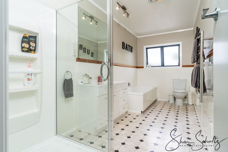 Photo of property in 1884 Paparoa Valley Road, Paparoa, 0571