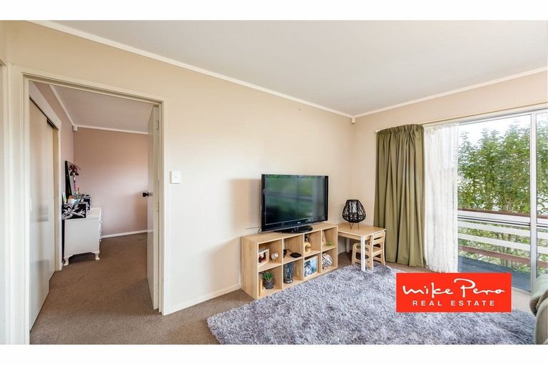 Photo of property in 1/17 Ballater Place, Highland Park, Auckland, 2010