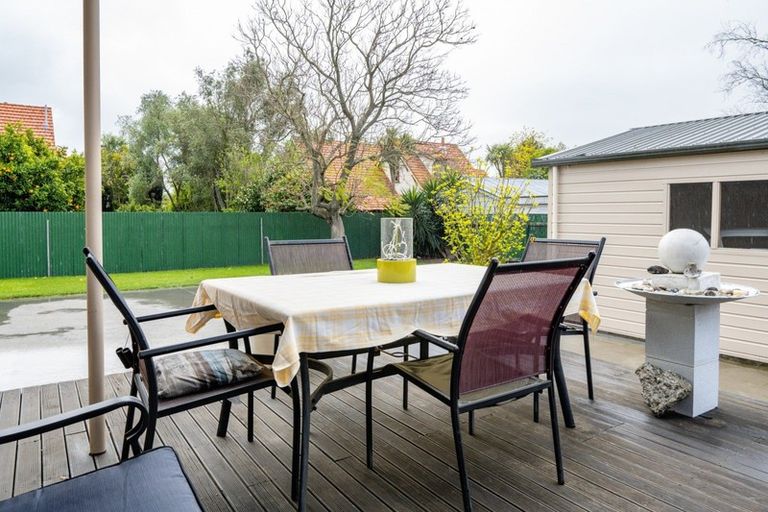 Photo of property in 102 Charlotte Crescent, Mayfair, Hastings, 4122