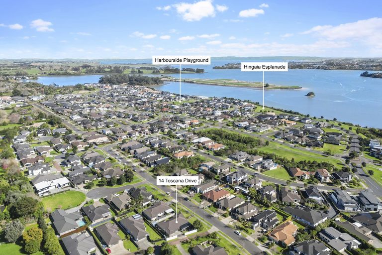 Photo of property in 14 Toscana Drive, Karaka, Papakura, 2113