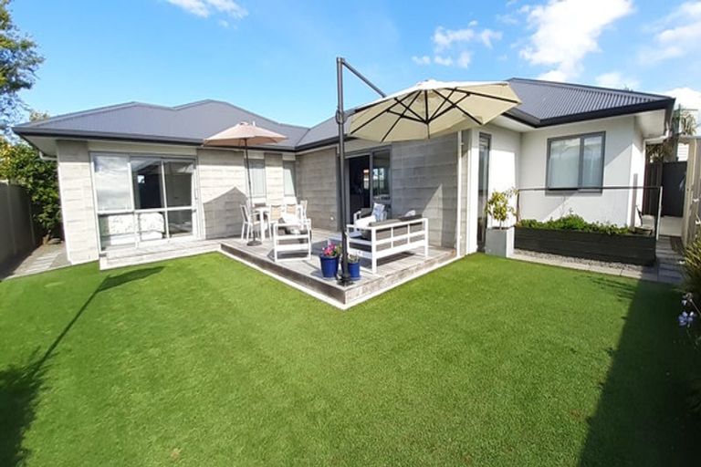 Photo of property in 11 Rotoiti Way, Poraiti, Napier, 4112