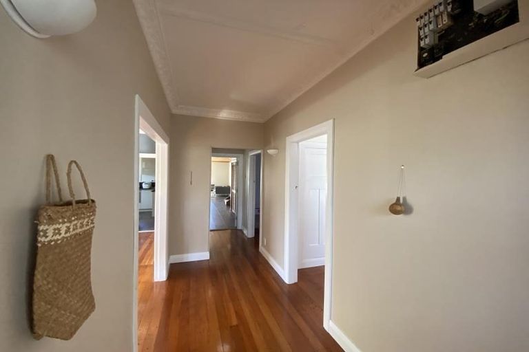 Photo of property in 6 Tringham Street, Karori, Wellington, 6012