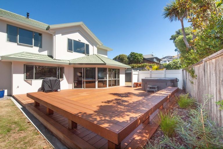 Photo of property in 10 Marford Grove, Churton Park, Wellington, 6037