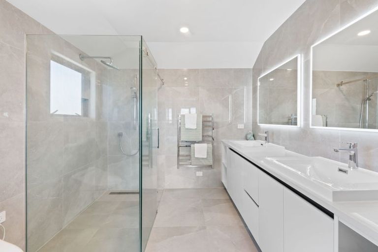 Photo of property in 216 Whitford Road, Shamrock Park, Auckland, 2016