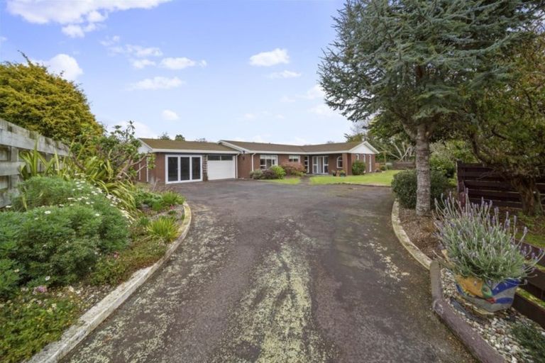 Photo of property in 11 Matai Place, Hawera, 4610