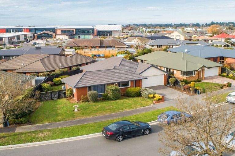 Photo of property in 5 Blue Gum Place, New Brighton, Christchurch, 8083