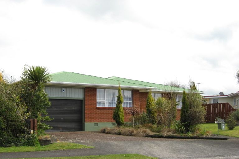 Photo of property in 21 Montjoy Street, Stratford, 4332