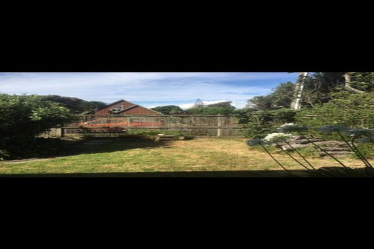 Photo of property in 4 Hughes Street, Waikanae Beach, Waikanae, 5036