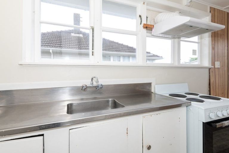 Photo of property in 313 Oxford Terrace, Avalon, Lower Hutt, 5011