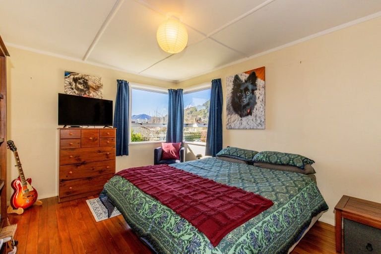 Photo of property in 126 Tipahi Street, Nelson South, Nelson, 7010