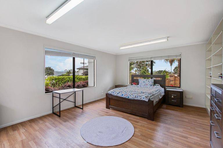 Photo of property in 54 Kittiwake Drive, Schnapper Rock, Auckland, 0632