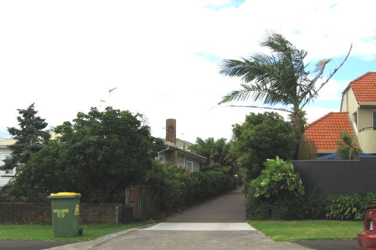 Photo of property in 8a Fenwick Avenue, Milford, Auckland, 0620