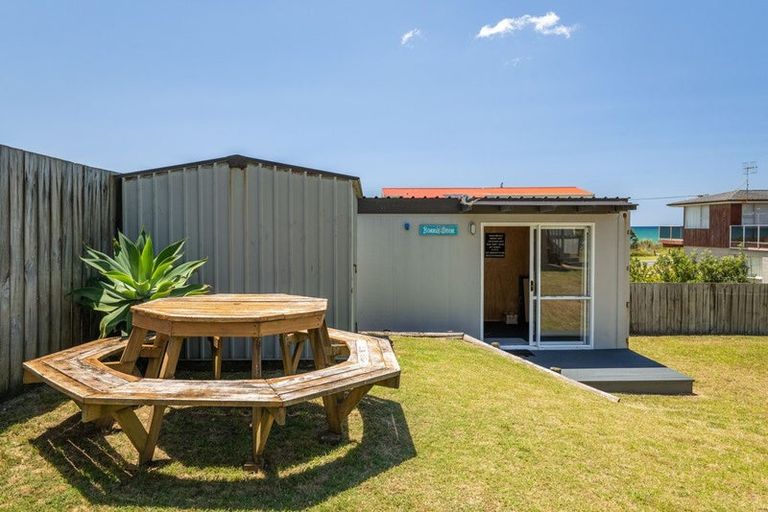 Photo of property in 271 Seaforth Road, Waihi Beach, 3611
