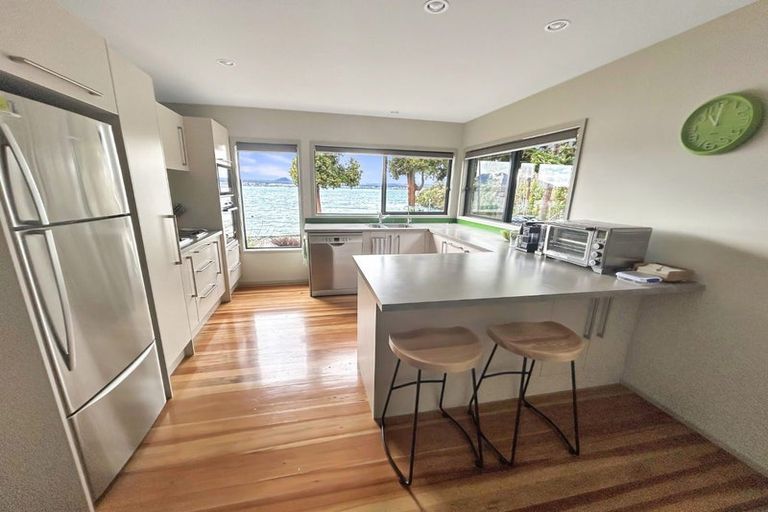 Photo of property in 868 Acacia Bay Road, Acacia Bay, Taupo, 3330