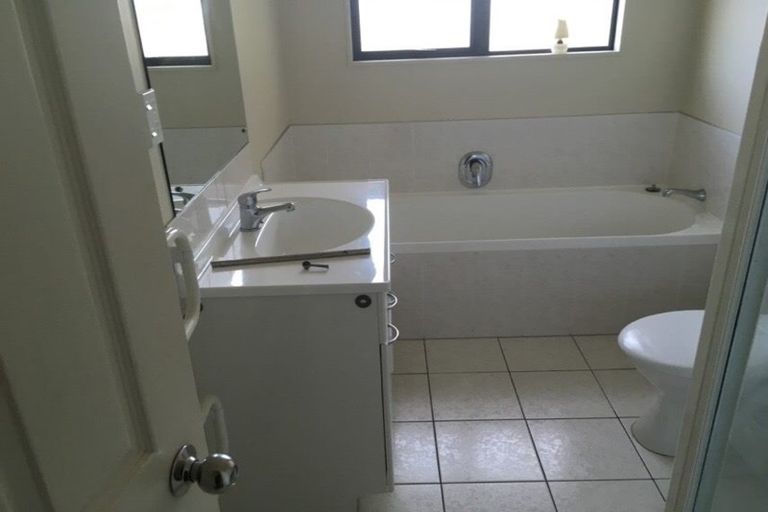 Photo of property in 57b Hetherington Road, Ranui, Auckland, 0612