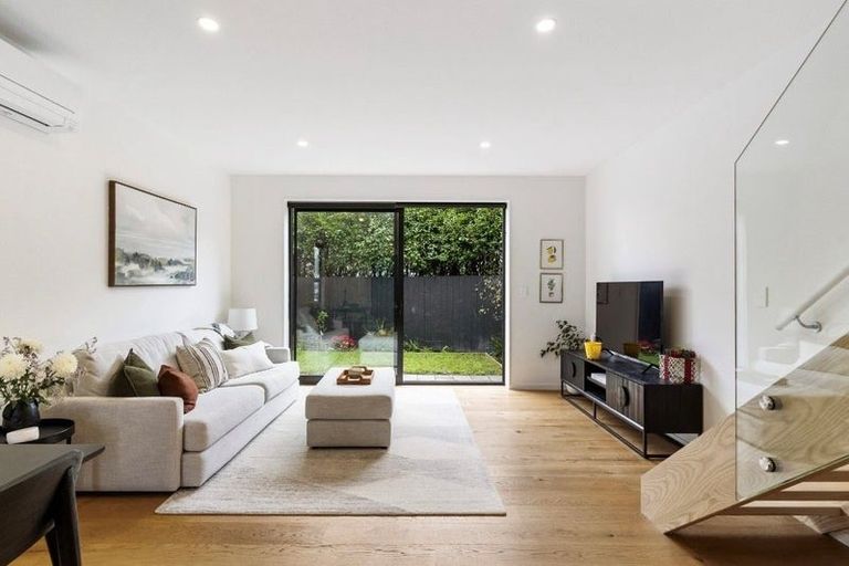 Photo of property in 6/82 East Coast Road, Milford, Auckland, 0620