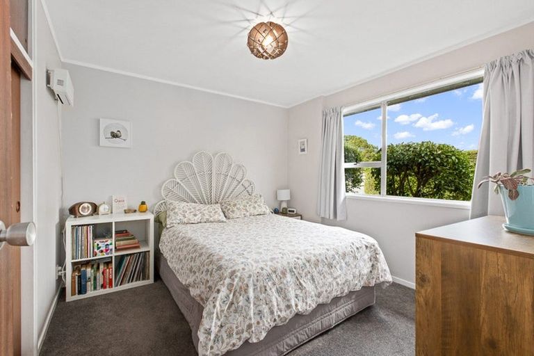 Photo of property in 1/15 Trojan Crescent, New Lynn, Auckland, 0600