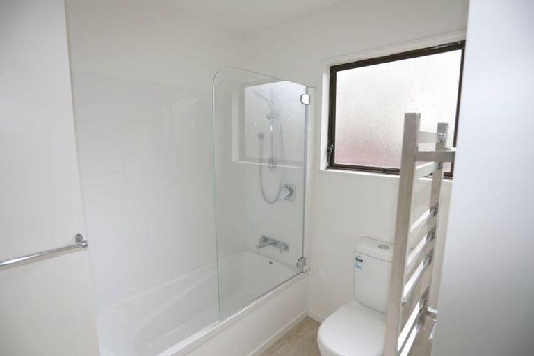 Photo of property in 1/36 Pitcairn Crescent, Bryndwr, Christchurch, 8053