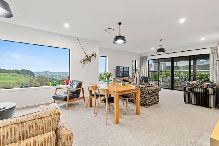 Photo of property in 24 Tower Crescent, Durie Hill, Whanganui, 4500