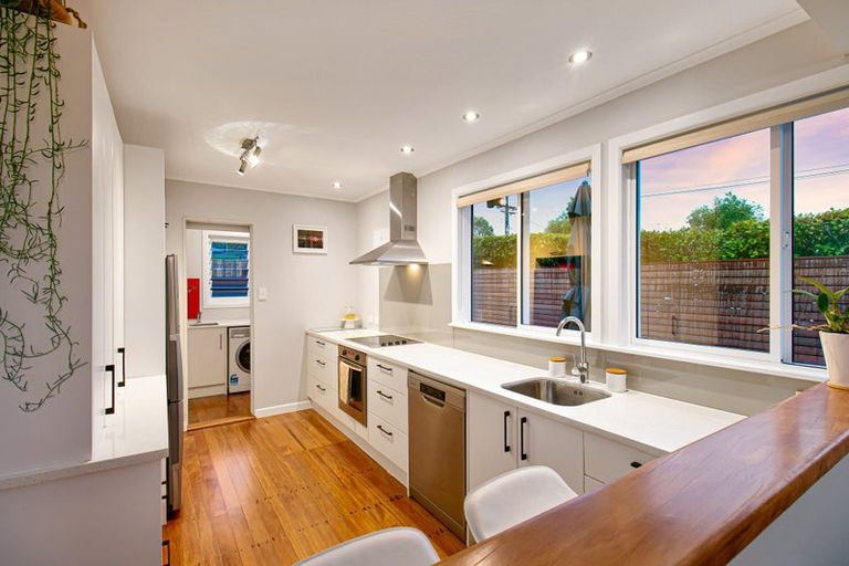 Photo of property in 1/53 Verran Road, Birkenhead, Auckland, 0626