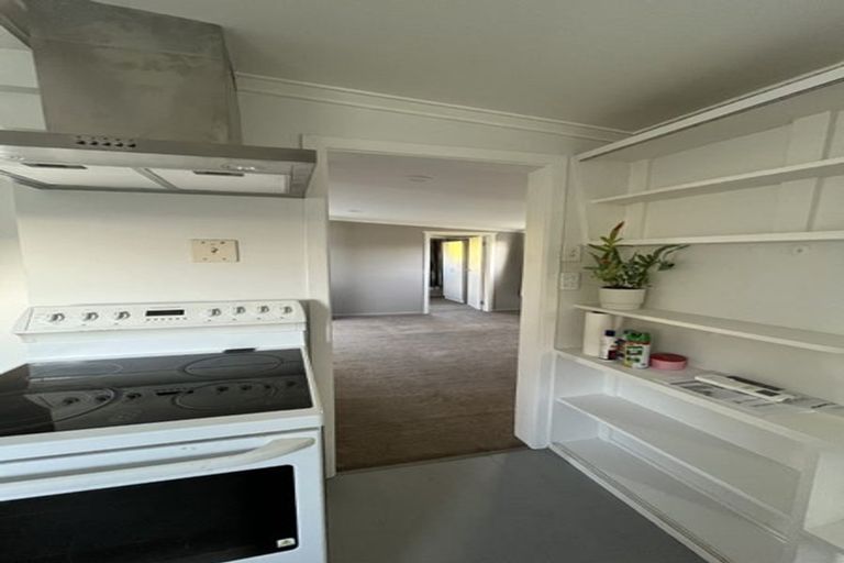 Photo of property in 3 Scott Street, Moturoa, New Plymouth, 4310