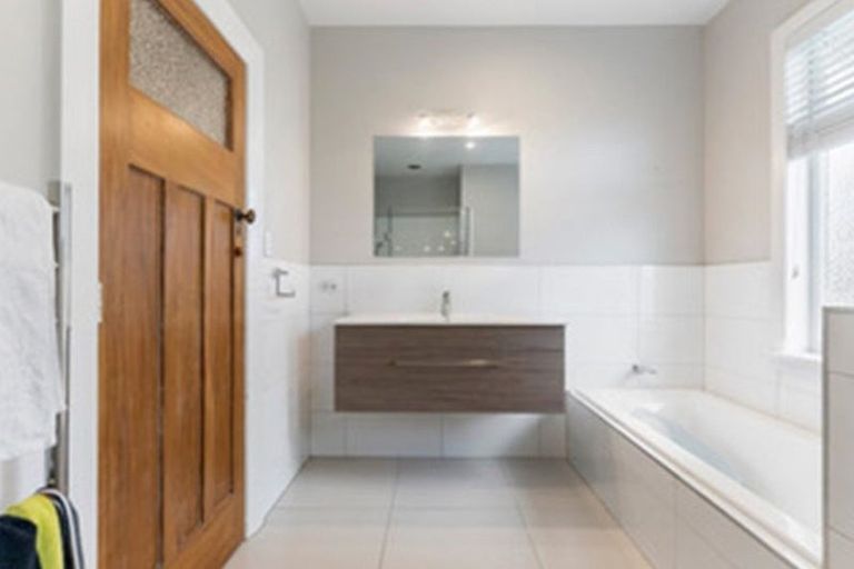 Photo of property in 1 Cochrane Road, Hobsonville, Auckland, 0616