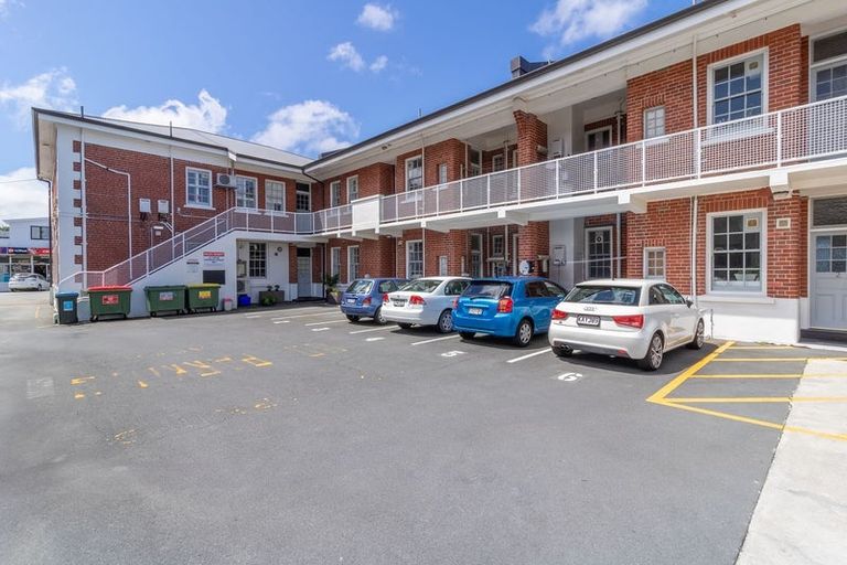 Photo of property in Fire Station Apartments, 54 Northland Road, Northland, Wellington, 6012