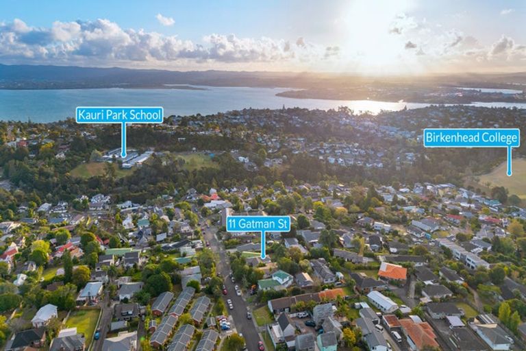 Photo of property in 11 Gatman Street, Birkdale, Auckland, 0626