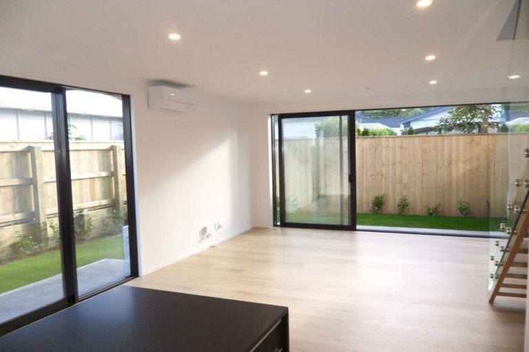 Photo of property in 16 Inglis Street, Seatoun, Wellington, 6022