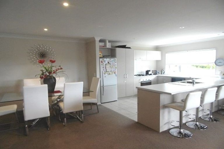 Photo of property in 12 Gennaker Lane, Whitby, Porirua, 5024