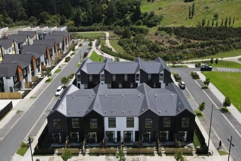 Photo of property in 2 Tuputupu Drive, Kumeu, 0810