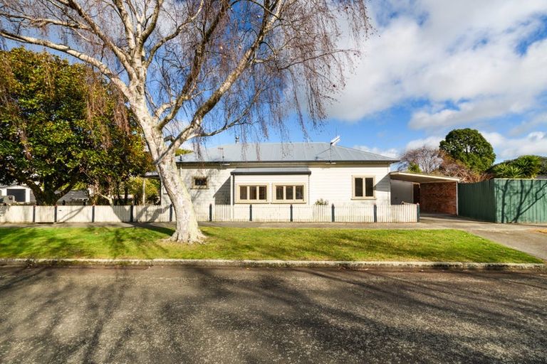 Photo of property in 53 Manson Street, Terrace End, Palmerston North, 4410