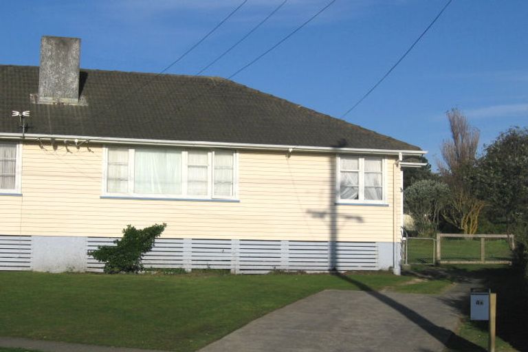 Photo of property in 4a Matahourua Crescent, Cannons Creek, Porirua, 5024