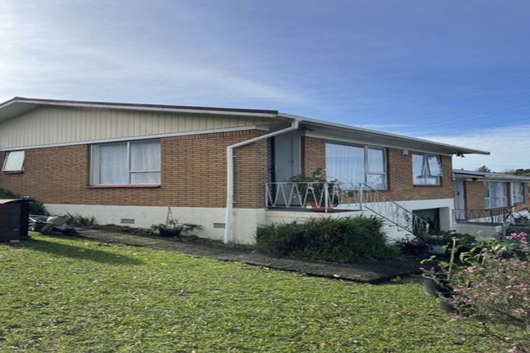 Photo of property in 2 Rehia Road, Massey, Auckland, 0614