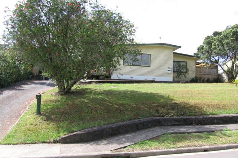 Photo of property in 1/69 Rangeview Road, Sunnyvale, Auckland, 0612