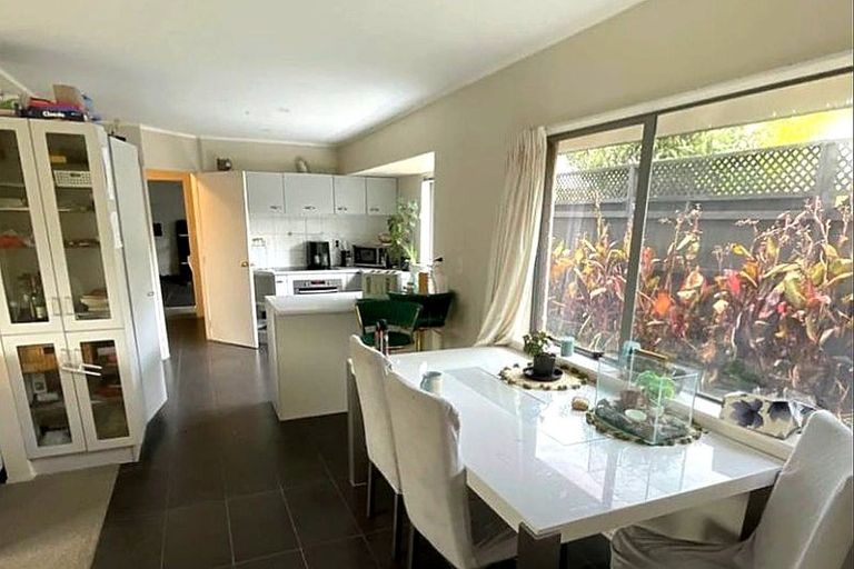 Photo of property in 3/8 Solana Court, Botany Downs, Auckland, 2010