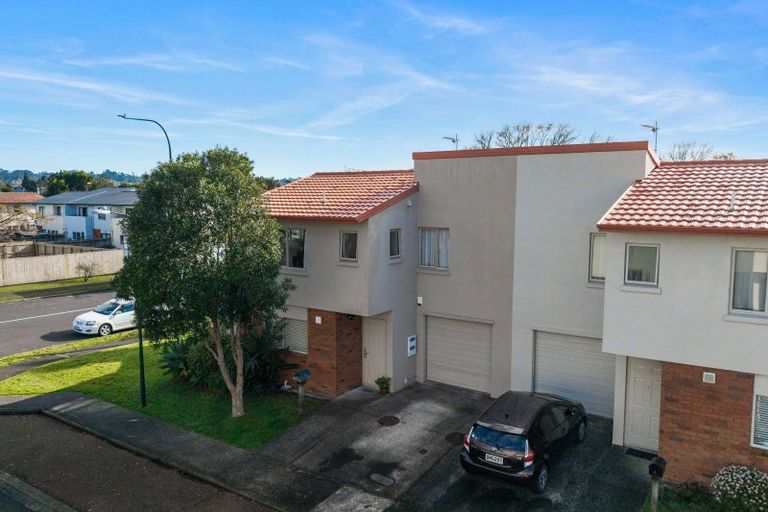 Photo of property in 2 Elwarth Way, Ranui, Auckland, 0612