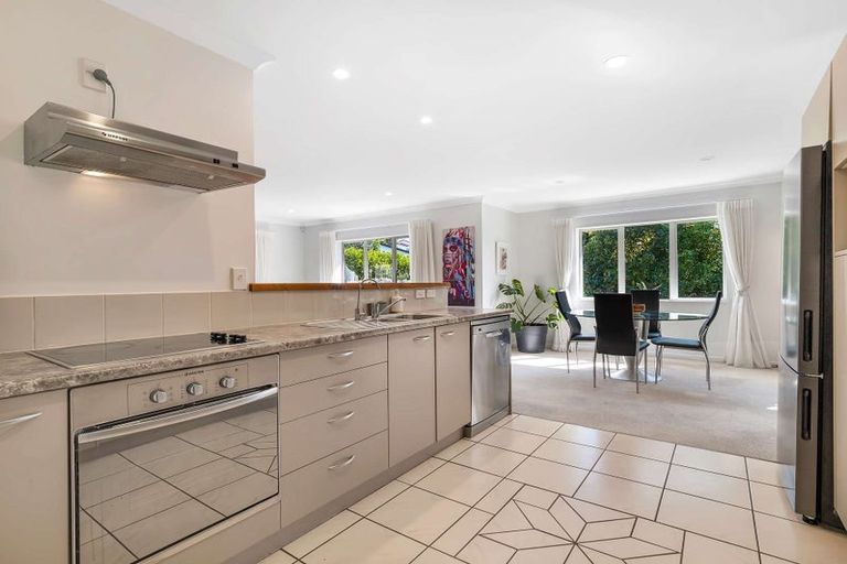 Photo of property in 15 Cabeleigh Drive, Helensville, 0800