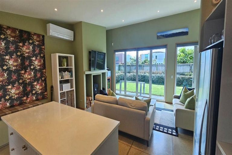 Photo of property in 32 Taumata Road, Omaha, 0986