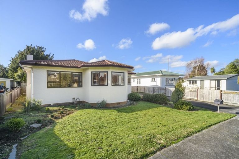 Photo of property in 16 Ashford Avenue, Hokowhitu, Palmerston North, 4410