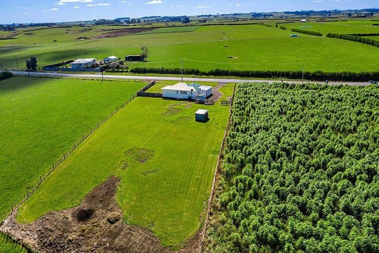 Photo of property in 253 Mawhitiwhiti Road, Normanby, Hawera, 4675