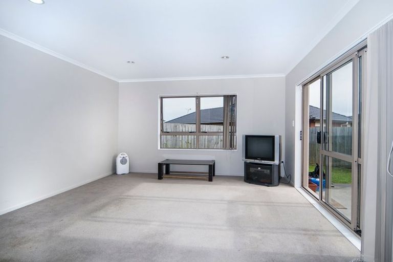 Photo of property in 3 Kokako Rise, Papakura, 2110
