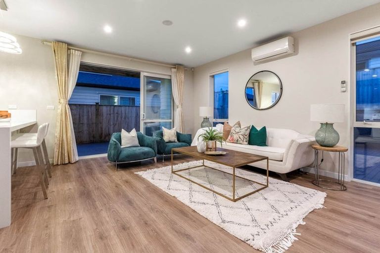 Photo of property in 24 Mackay Drive, Greenhithe, Auckland, 0632