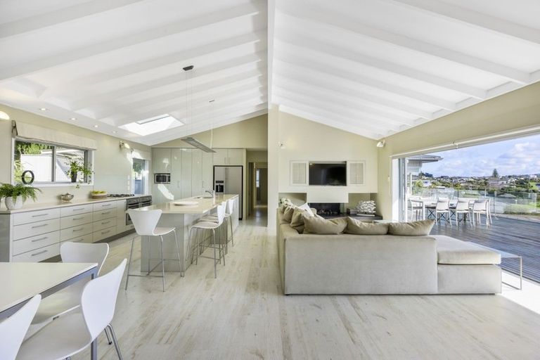 Photo of property in 53a De Luen Avenue, Tindalls Beach, Whangaparaoa, 0930