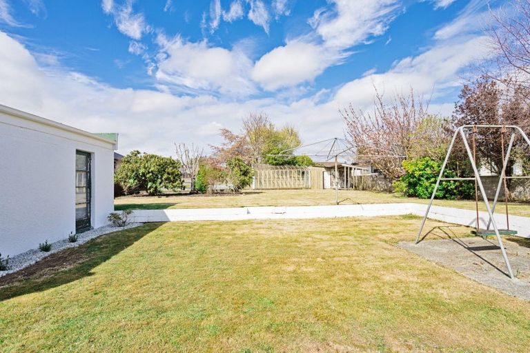 Photo of property in 35 Holloway Street, Waikiwi, Invercargill, 9810