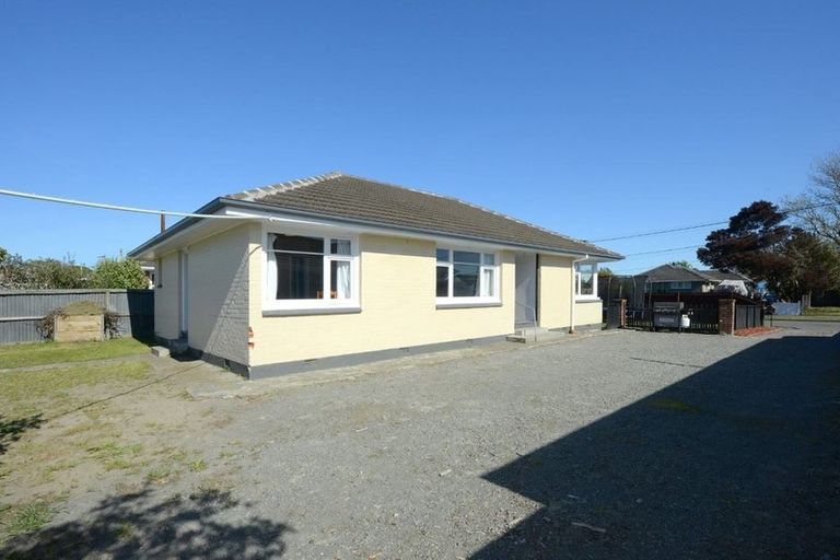 Photo of property in 37 Lyndhurst Crescent, Aranui, Christchurch, 8061